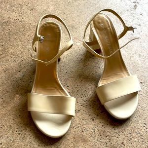 Stuart Weitzman Glossy off white sandal heels Size 7